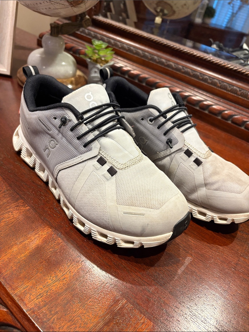OnCloud Light Gray with Black Accents